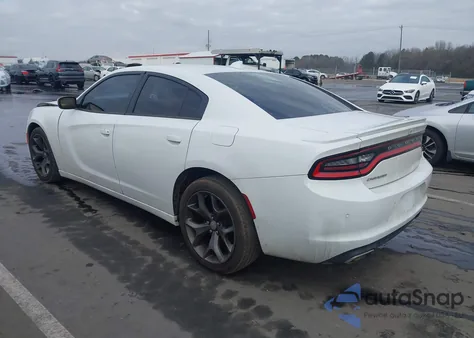 2015 Dodge Charger Sxt z USA, uszkodzony, nr VIN 2C3CDXHG0FH759851